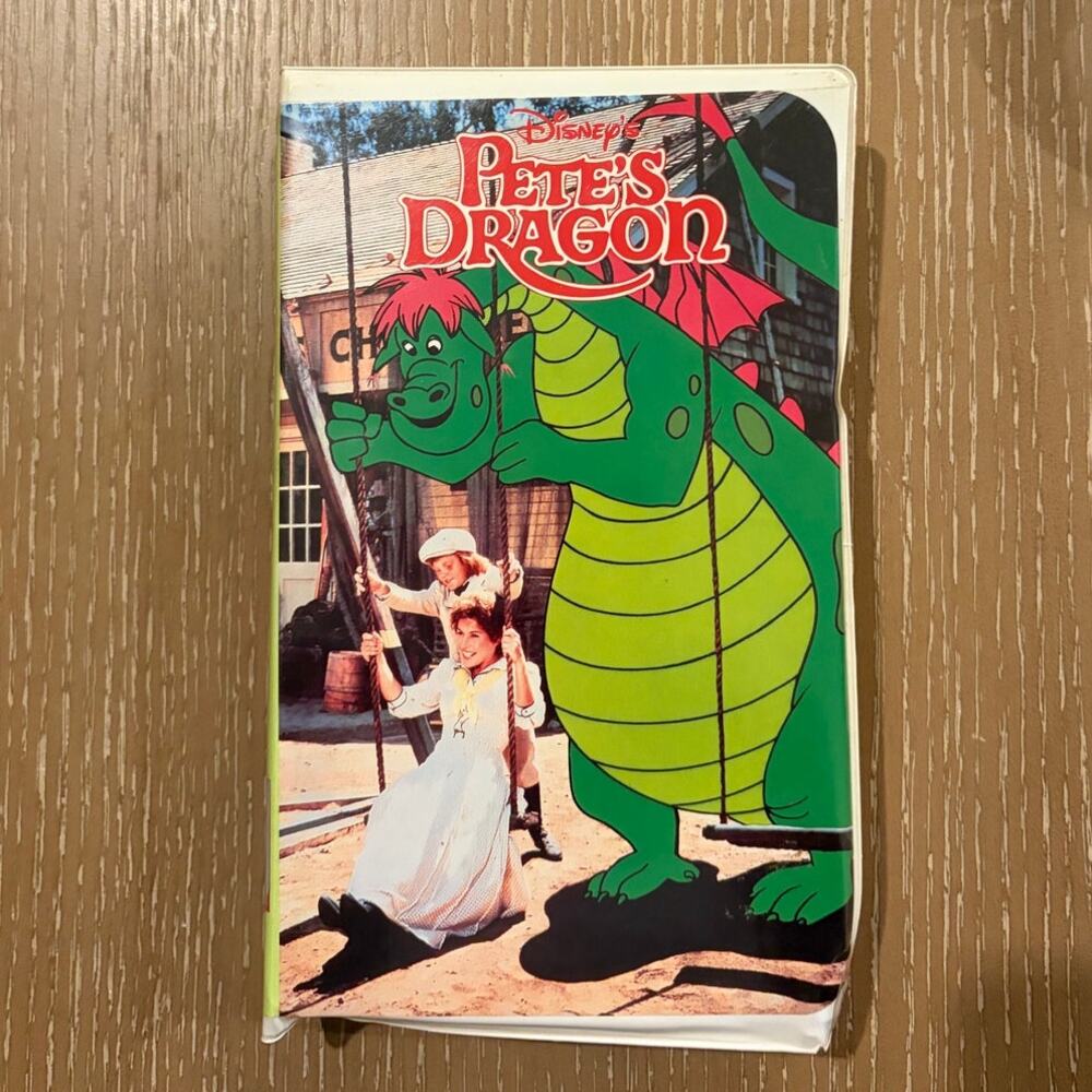 Walt Disney‎ Home Video Pete's Dragon 1977 VHS Tape in Clamshell Case